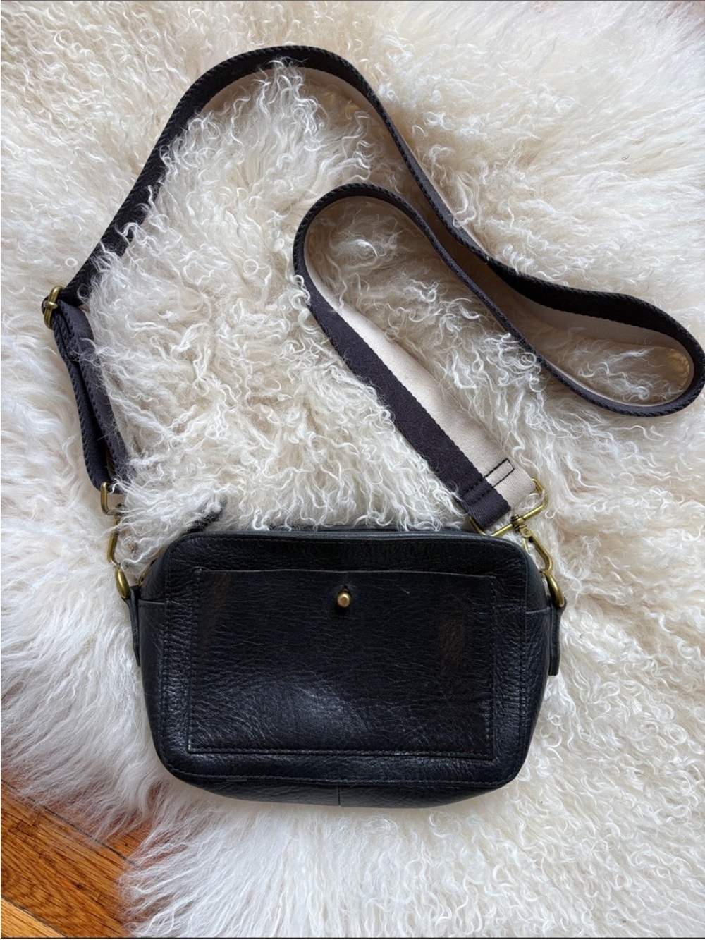 Black Leather Crossbody Bag with Contrast Strap/new with tags - Picture 6 of 6